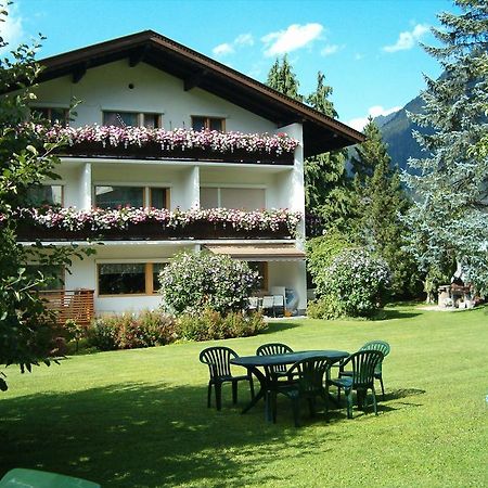 Gaestehaus Ahornblick Mayrhofen Exterior photo